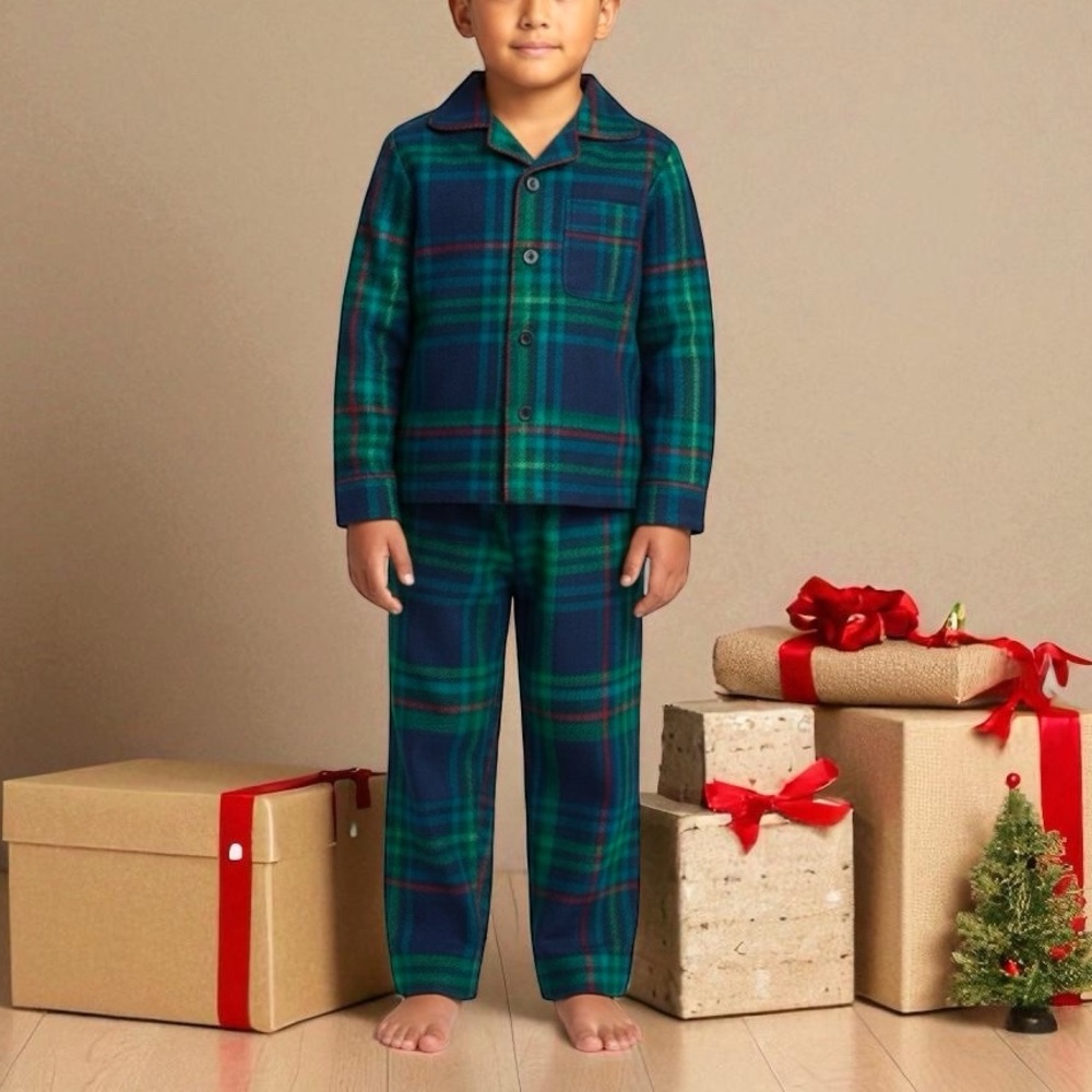 Wondershop Plaid Kids holiday Pajamas Green & navy size 10